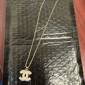 Elegant Gold tone Pendant Necklace